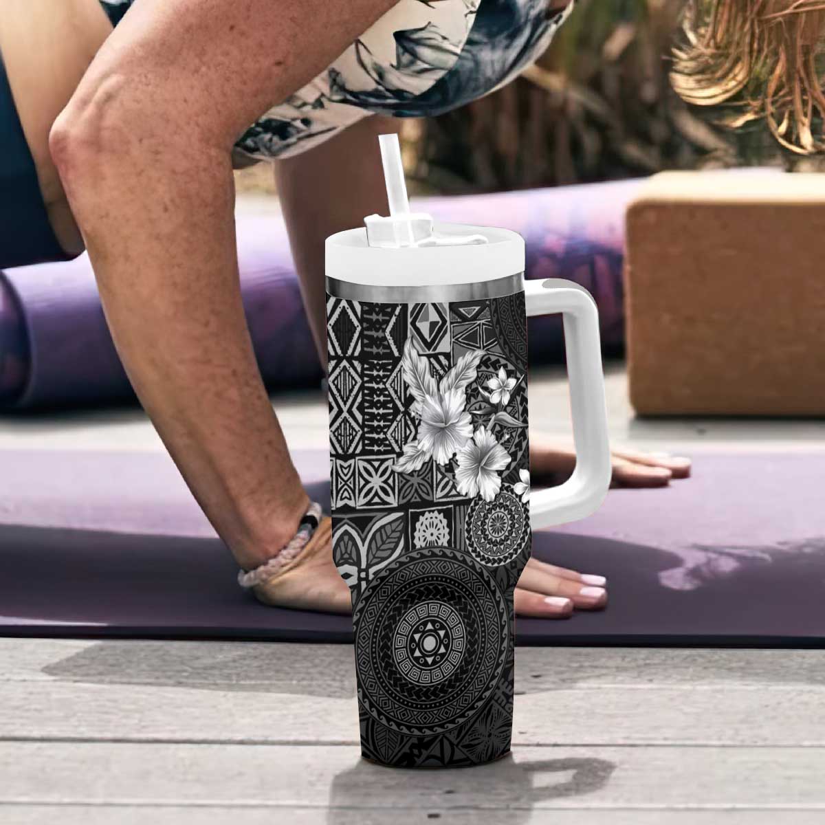 Hawaii Tapa Pattern With Black Hibiscus Tumbler With Handle LT05 - Polynesian Pride