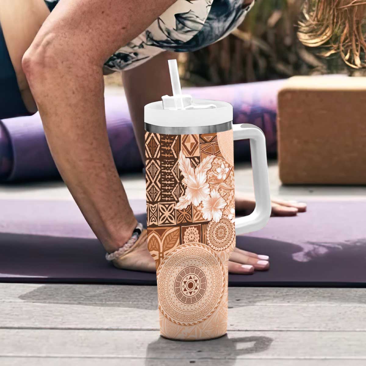 Hawaii Tapa Pattern With Brown Hibiscus Tumbler With Handle LT05 - Polynesian Pride