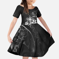 Hawaii Honu Kid Short Sleeve Dress Polynesian Curves Plumeria Grayscale LT05 KID Black - Polynesian Pride