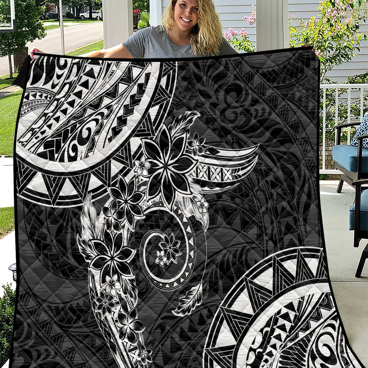 Polynesian Pattern With Plumeria Flowers Quilt Black LT05 Black - Polynesian Pride