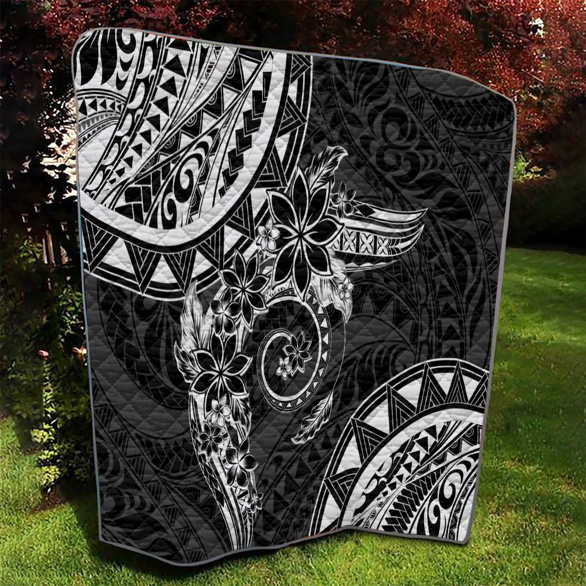 Polynesian Pattern With Plumeria Flowers Quilt Black LT05 - Polynesian Pride