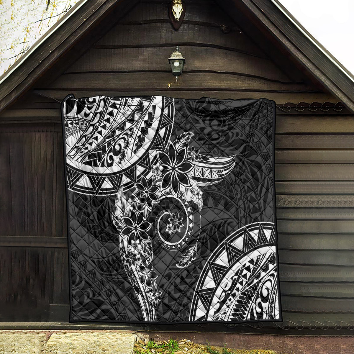 Polynesian Pattern With Plumeria Flowers Quilt Black LT05 - Polynesian Pride