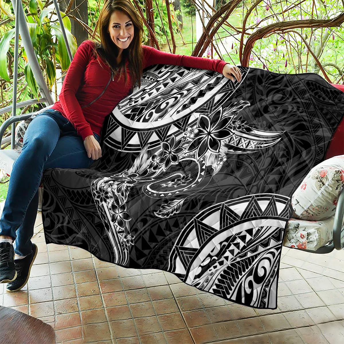 Polynesian Pattern With Plumeria Flowers Quilt Black LT05 - Polynesian Pride