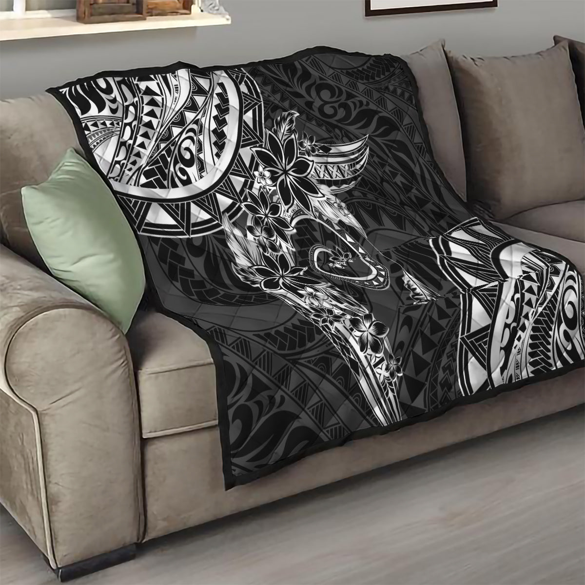 Polynesian Pattern With Plumeria Flowers Quilt Black LT05 - Polynesian Pride