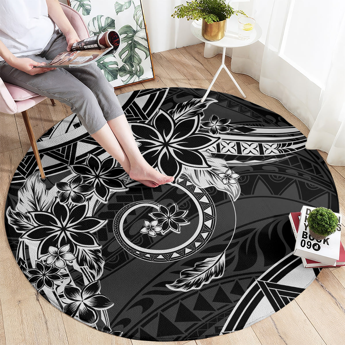 Polynesian Pattern With Plumeria Flowers Round Carpet Black LT05 - Polynesian Pride