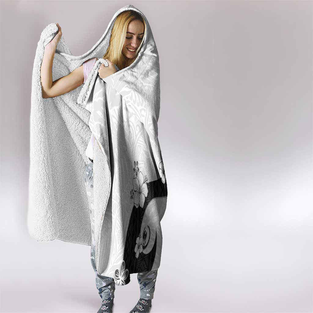 Polynesia Hibiscus Hooded Blanket White Curve Motif LT05 - Polynesian Pride