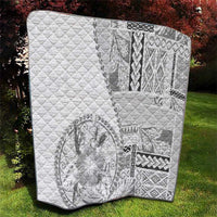 Samoa Siapo Elegant Quilt Hibiscus White Motifs LT05 - Polynesian Pride