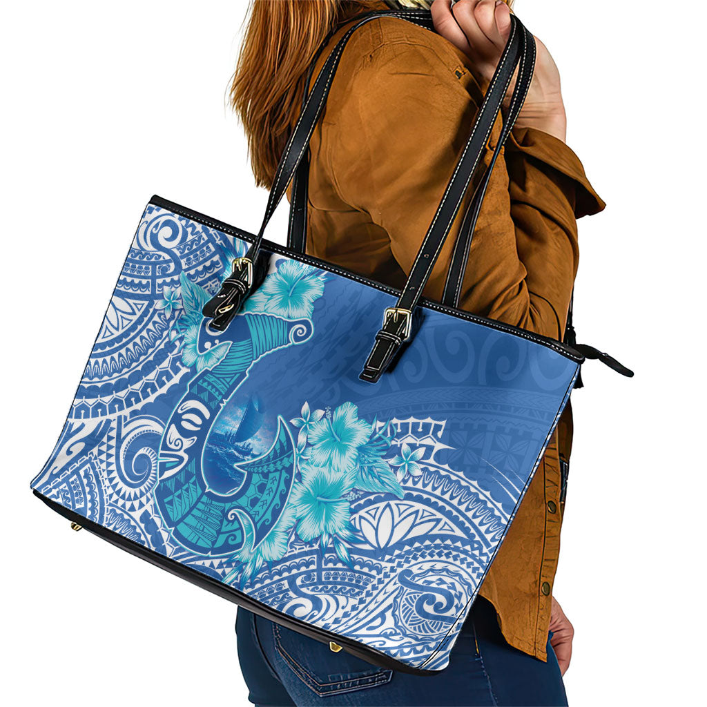 Hawaii Discoverers Day Leather Tote Bag Polynesian Fish Hook With Hibiscus Blue