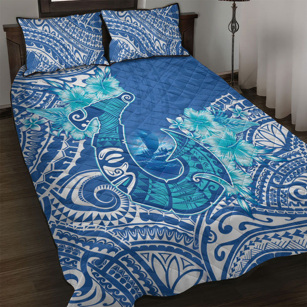Hawaii Discoverers Day Quilt Bed Set Polynesian Fish Hook With Hibiscus Blue LT05 Blue - Polynesian Pride
