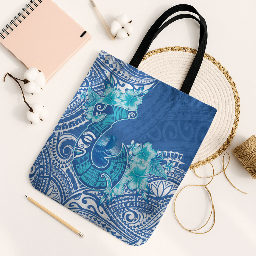 Hawaii Discoverers Day Tote Bag Polynesian Fish Hook With Hibiscus Blue LT05 Black Strap One Size Blue - Polynesian Pride