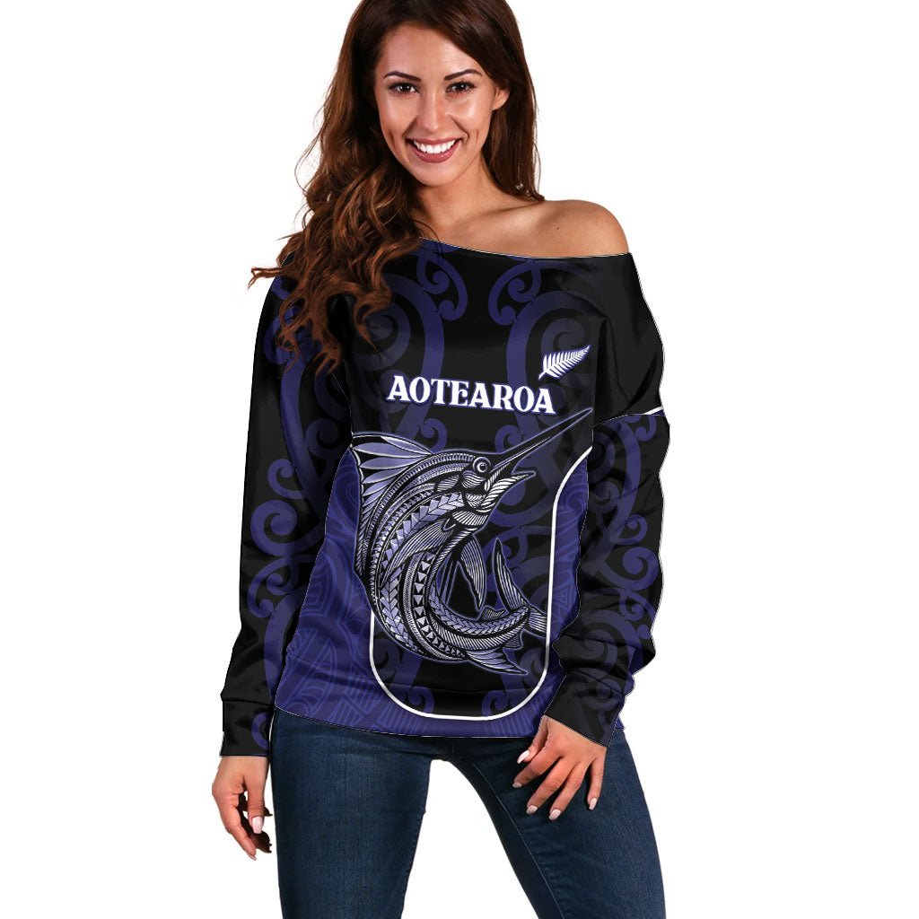 Personalised New Zealand Aotearoa Off Shoulder Sweater Blue Marlin Fishing Maori Pattern LT05 Women Black - Polynesian Pride