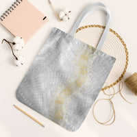 Niue White Sunday Tote Bag Niuean Hiapo With Puakenikeni Lei LT05 White Strap One Size White - Polynesian Pride
