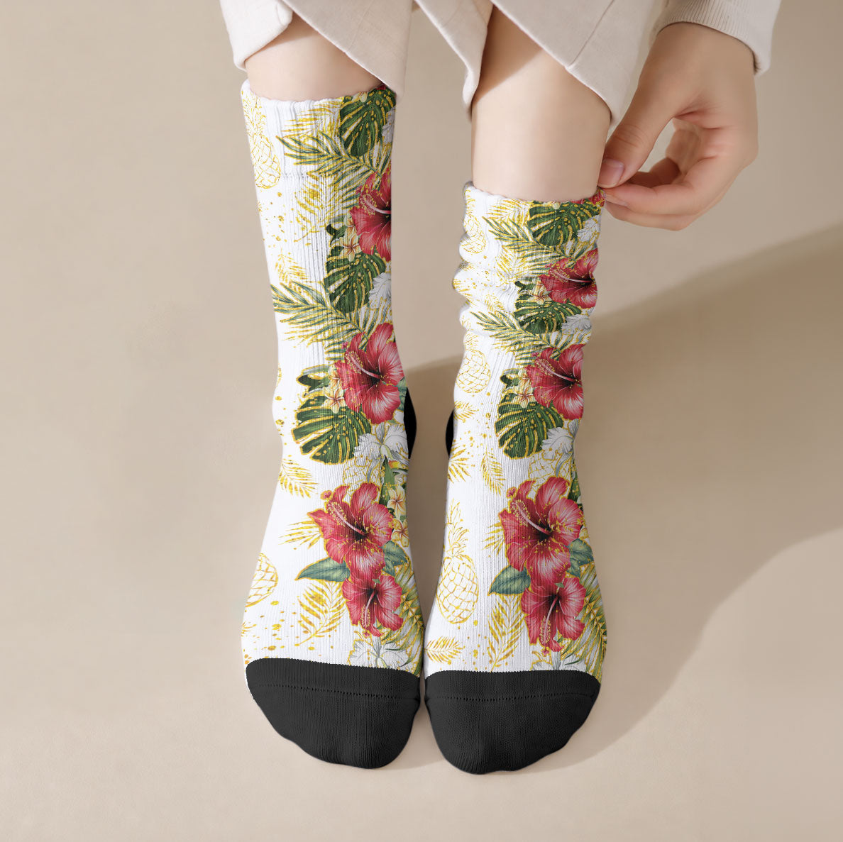 Hawaii Discoverers Day Crew Socks Tropical Hibiscus Glitter White LT05 Crew Socks White - Polynesian Pride