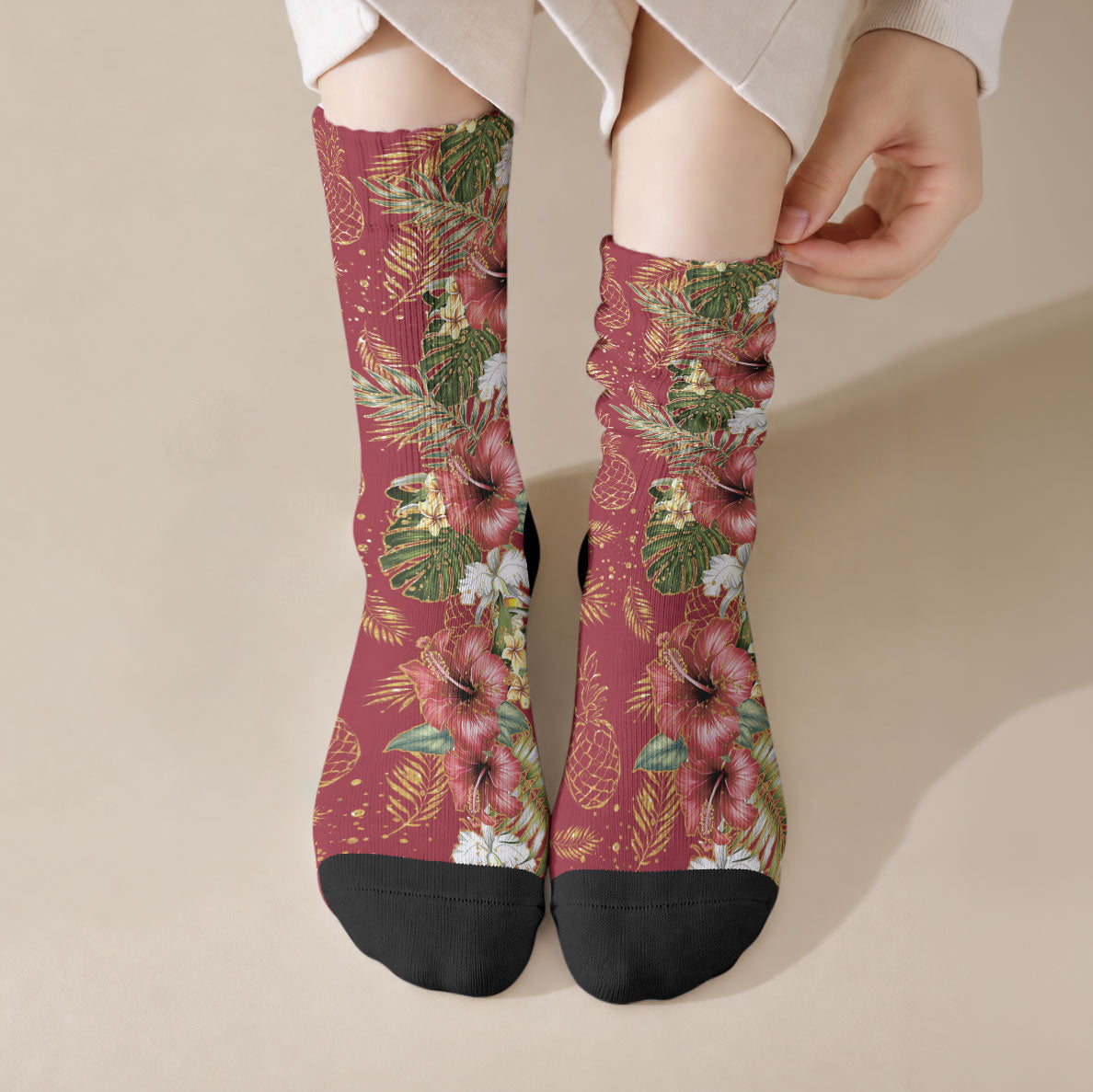 Hawaii Discoverers Day Crew Socks Tropical Hibiscus Glitter Crimson LT05 Crew Socks Crimson - Polynesian Pride