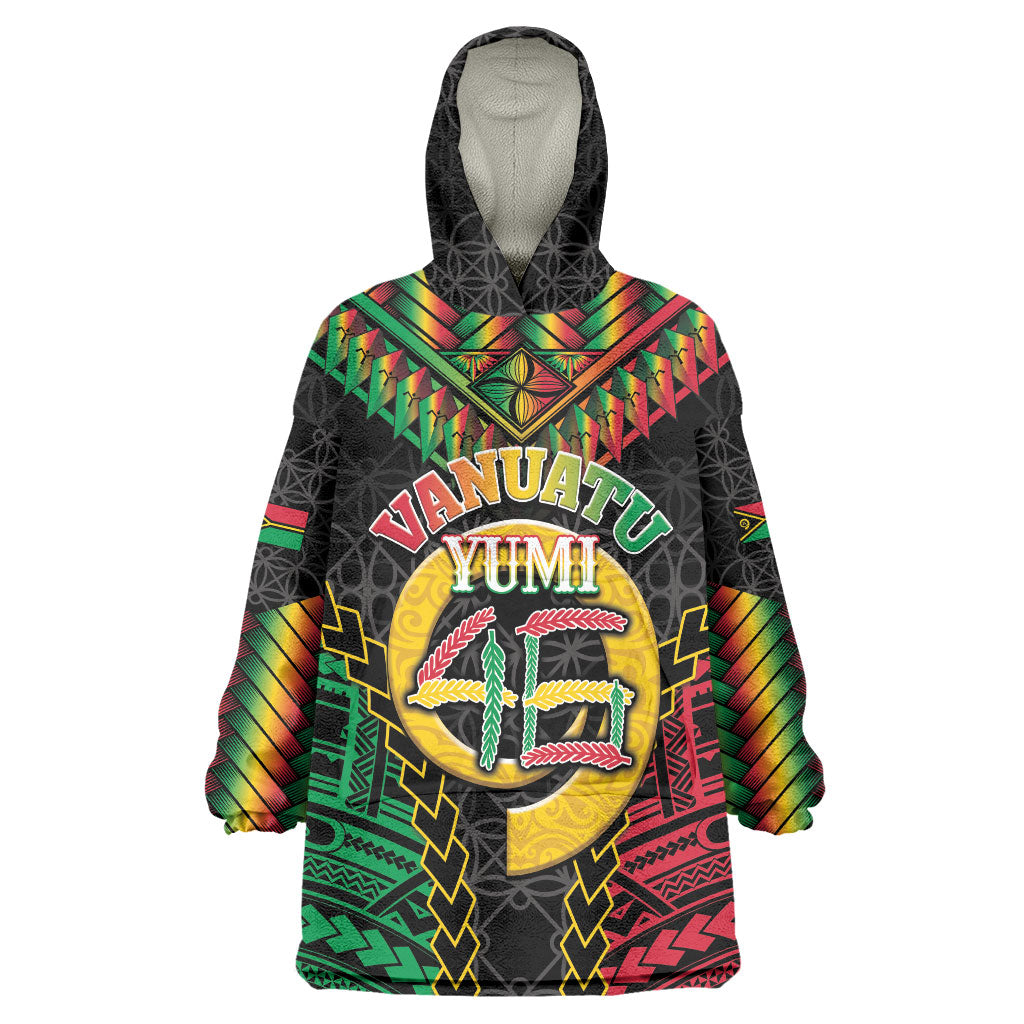 Vanuatu 46th Anniversary Independence Day Wearable Blanket Hoodie Melanesian Warrior With Sand Drawing Pattern LT05 One Size Black - Polynesian Pride