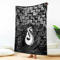 New Zealand Maori Blanket Poutama Manaia Black Paua Shell LT05 - Polynesian Pride