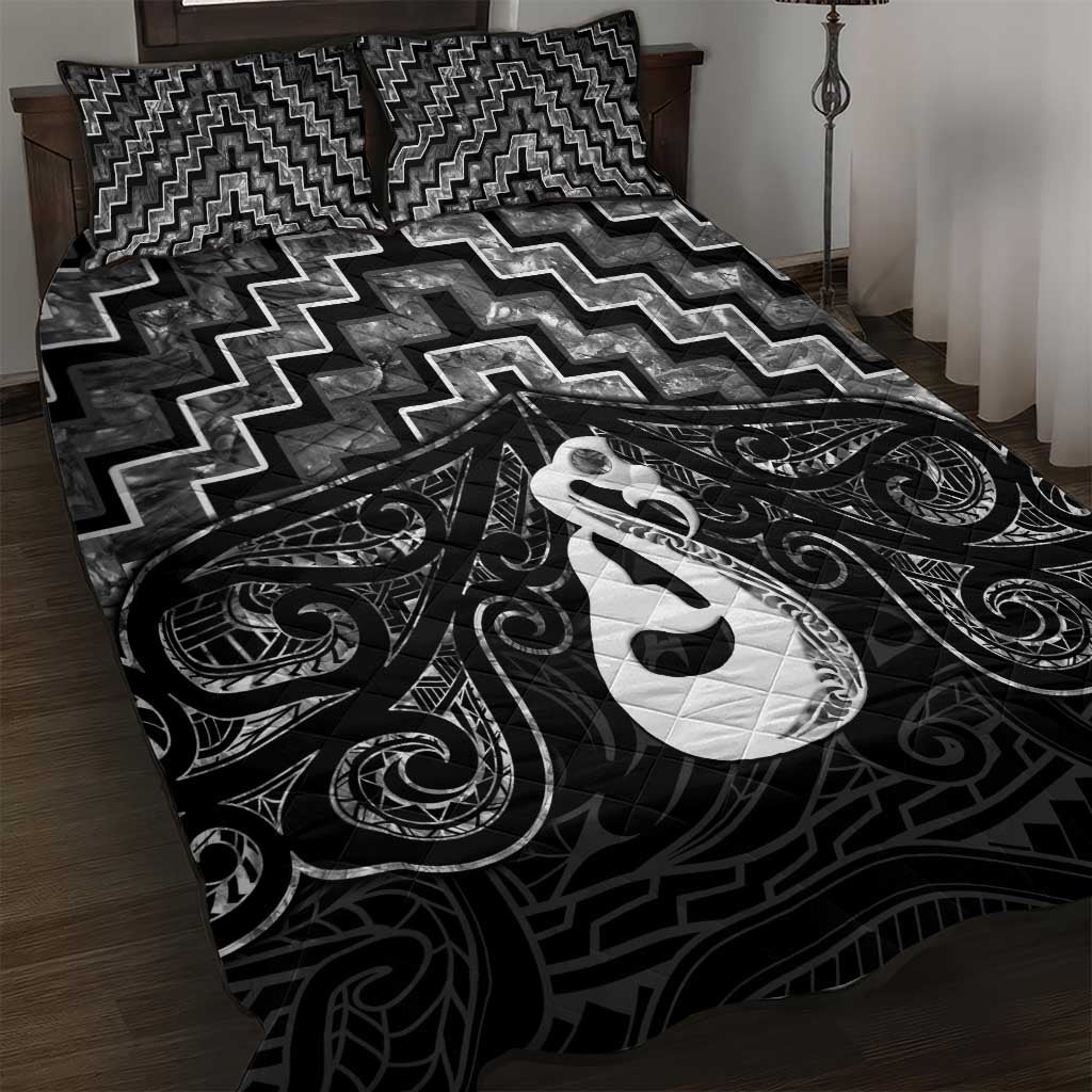 New Zealand Maori Quilt Bed Set Poutama Manaia Black Paua Shell