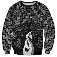 New Zealand Maori Sweatshirt Poutama Manaia Black Paua Shell LT05 Unisex Black - Polynesian Pride
