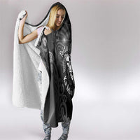 Aotearoa Toitu Te Tiriti Hooded Blanket Ka Mua Ka Muri LT05 - Polynesian Pride