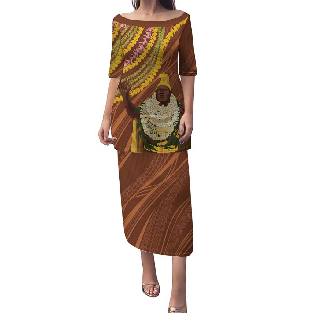 Hawaii King Kamehameha Puletasi Hawaiian Kakau Pattern With Leis LT05 Long Dress Brown - Polynesian Pride