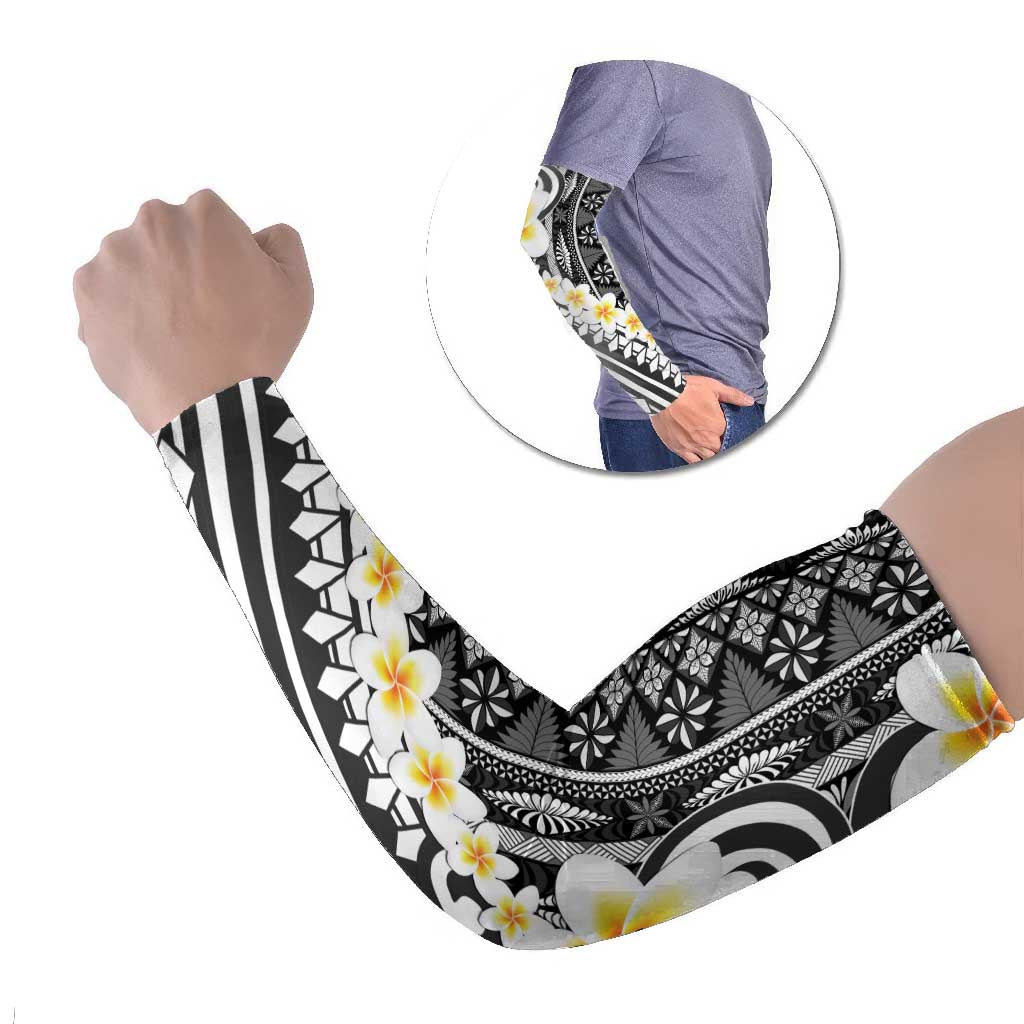 Black Vintage Tonga Ngatu Pattern Arm Sleeves - Plumeria Design LT05 Set of 2 Black - Polynesian Pride