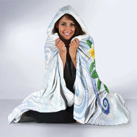 Northern Mariana Islands Chamorro Hooded Blanket Plumeria Curves Style White Version LT05 - Polynesian Pride