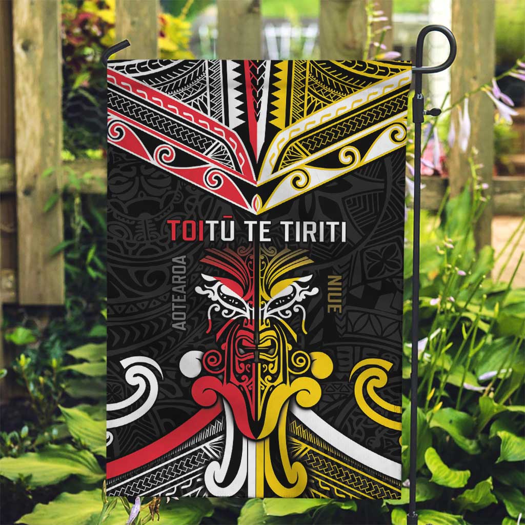 Niue And Aotearoa Garden Flag Together For Te Tiriti O Waitangi LT05 Garden Flag Black - Polynesian Pride
