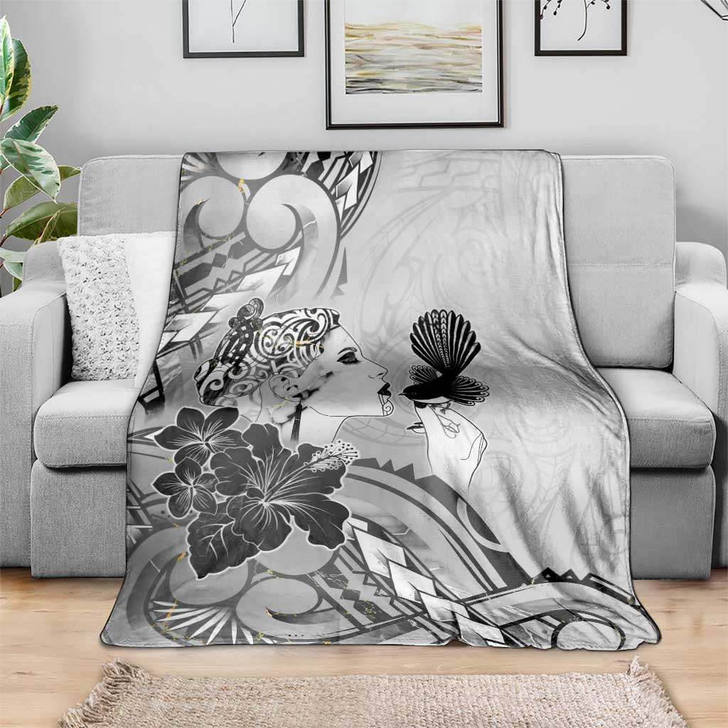 Aotearoa Maori Wahine Blanket Fantail Bird Black Gold Marble LT05 - Polynesian Pride
