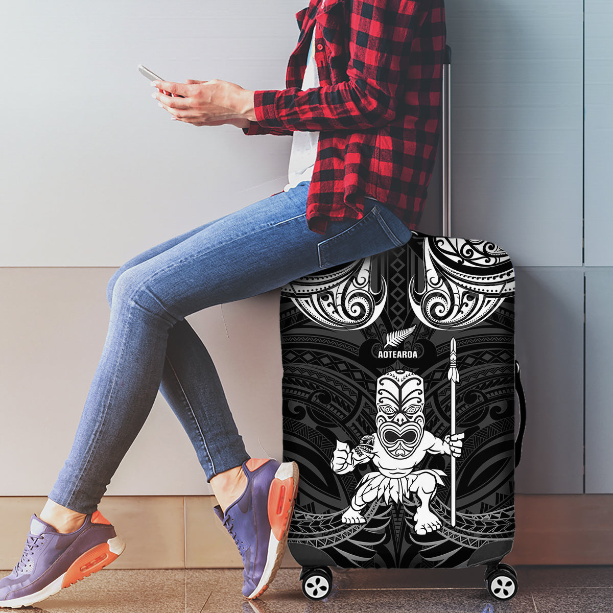 New Zealand Maori Taiaha Luggage Cover Tiki Warrior Black LT05 - Polynesian Pride