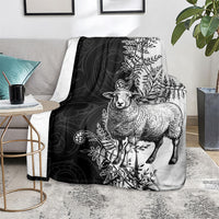 New Zealand Aotearoa Hipi Blanket Maori Pattern