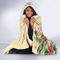 Hawaii Tropical Flowers Hooded Blanket Polynesian Tattoo Buttermilk LT05 - Polynesian Pride