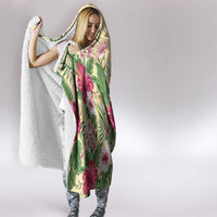 Hawaii Tropical Flowers Hooded Blanket Polynesian Tattoo Buttermilk LT05 - Polynesian Pride