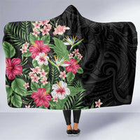 Hawaii Tropical Flowers Hooded Blanket Polynesian Tattoo Black LT05 One Size Black - Polynesian Pride