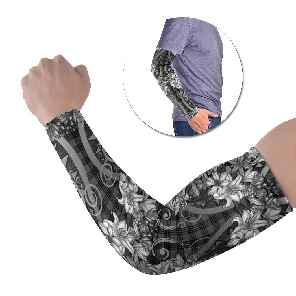 Hawaii Palaka Arm Sleeves Black Tribal Pattern With Tropical Flowers LT05 Set of 2 Black - Polynesian Pride