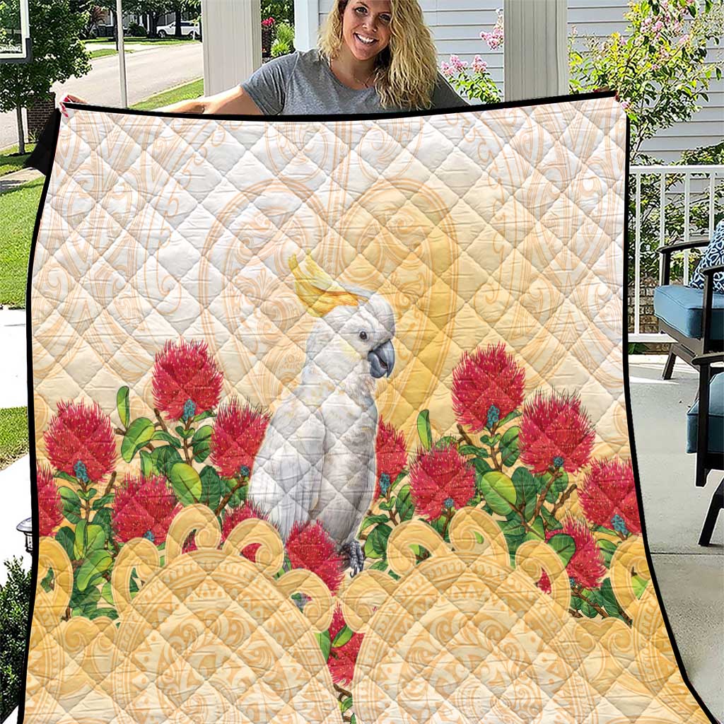 New Zealand Aotearoa Cockatoo Quilt Maori Pattern With Pohutukawa Flowers LT05 Beige - Polynesian Pride