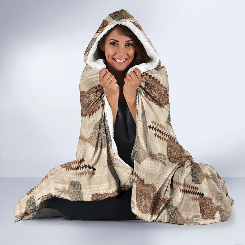 Aloha Hawaii Vintage Kahili Pa'a Lima Hooded Blanket Palaka Print Cozy Beige LT7 - Polynesian Pride