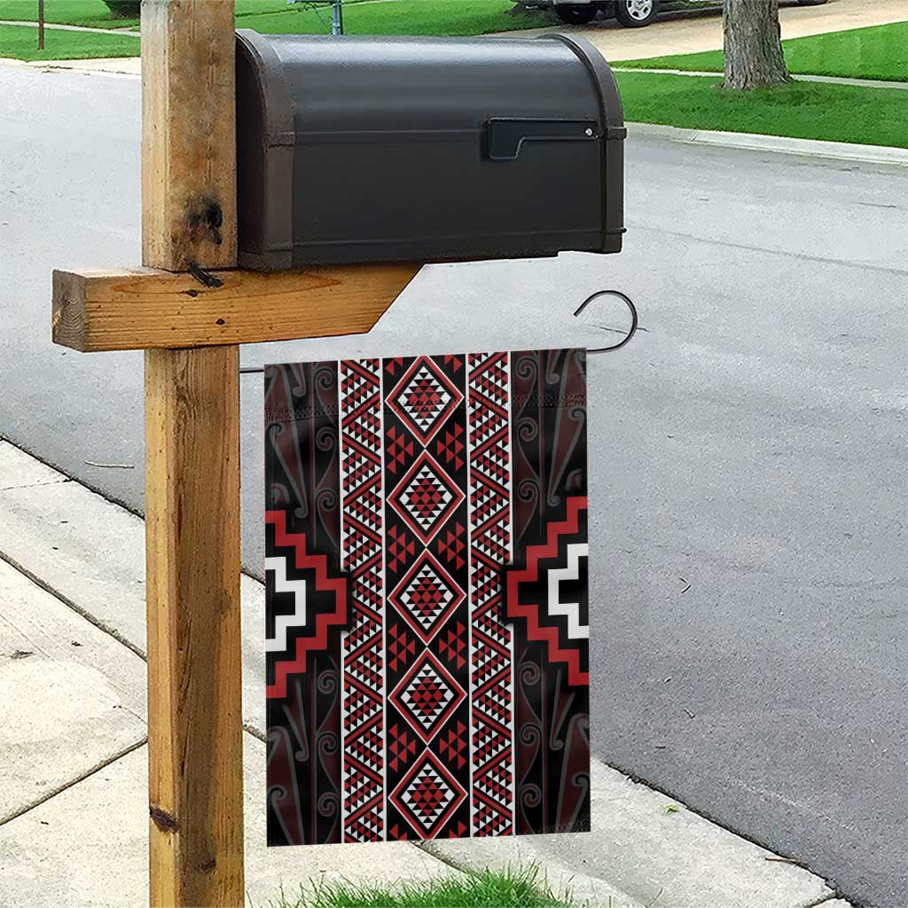 Red Tukutuku Pattern Aotearoa Garden Flag Niho Taniwha and Puhoro Motifs LT7 - Polynesian Pride