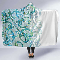 Paua Shell Maori Hooded Blanket Koru Kowhaiwhai LT7 One Size White - Polynesian Pride