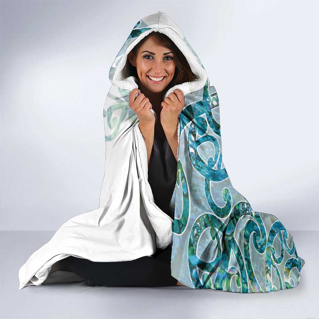 Paua Shell Maori Hooded Blanket Koru Kowhaiwhai LT7 - Polynesian Pride