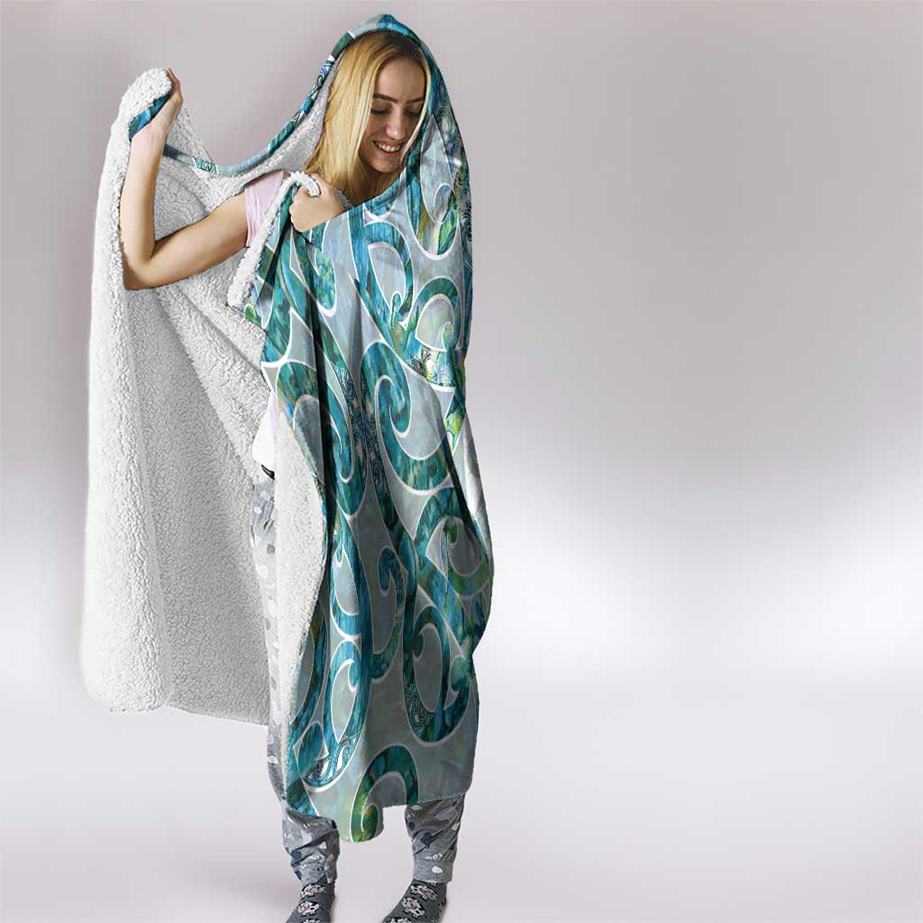 Paua Shell Maori Hooded Blanket Koru Kowhaiwhai LT7 - Polynesian Pride