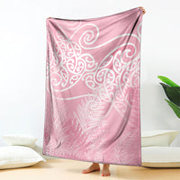 Aotearoa Maori Koru Curves Blanket Silver Ferns - Rose Pink LT7 - Polynesian Pride
