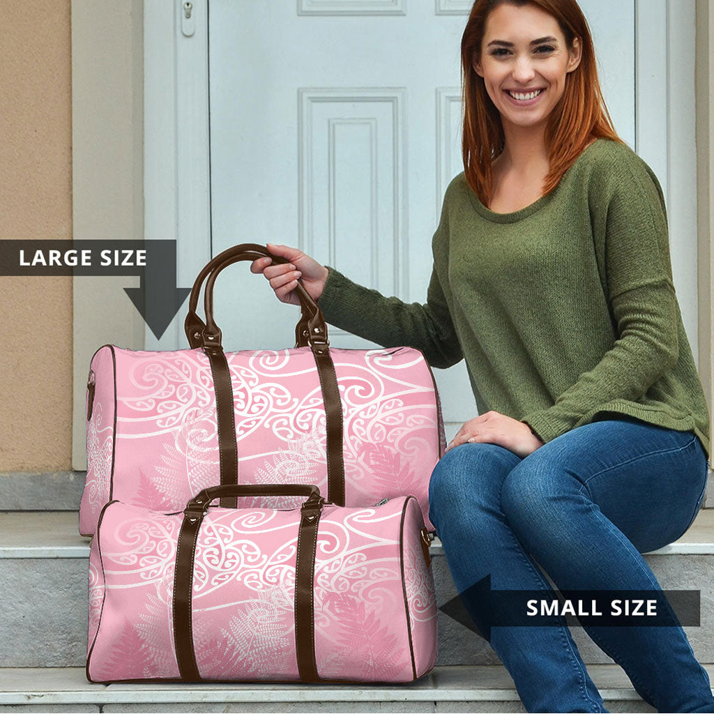 Aotearoa Maori Koru Curves Travel Bag Silver Ferns - Rose Pink LT7 - Polynesian Pride