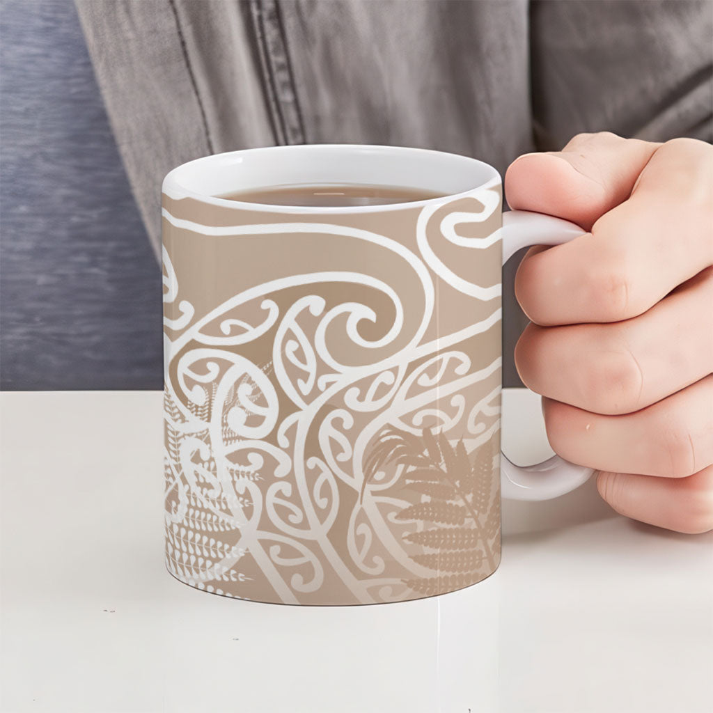 Aotearoa Maori Koru Curves Ceramic Mug Silver Ferns - Mocha LT7 - Polynesian Pride
