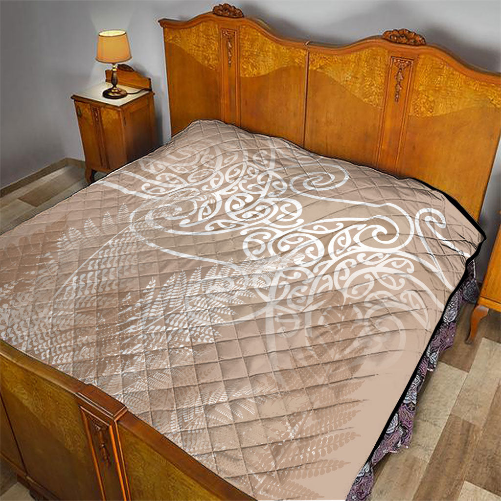 Aotearoa Maori Koru Curves Quilt Silver Ferns - Mocha LT7 - Polynesian Pride