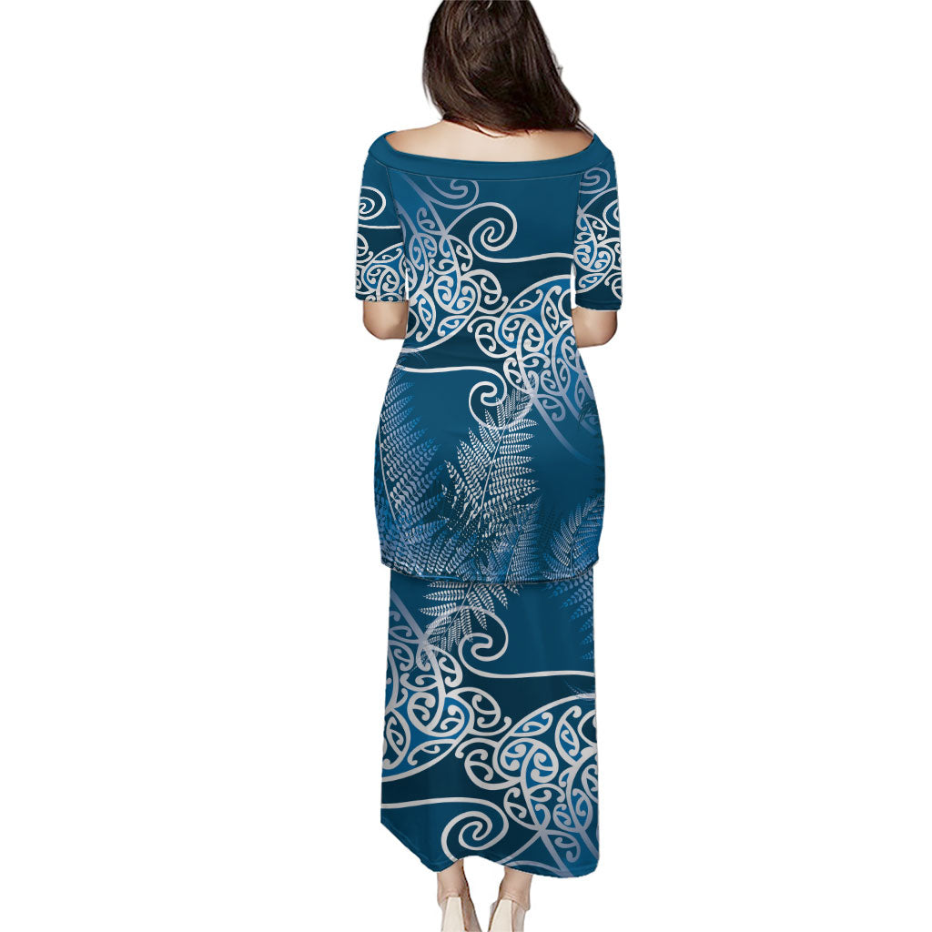 Aotearoa Maori Koru Curves Puletasi Silver Ferns - Navy Blue LT7 - Polynesian Pride