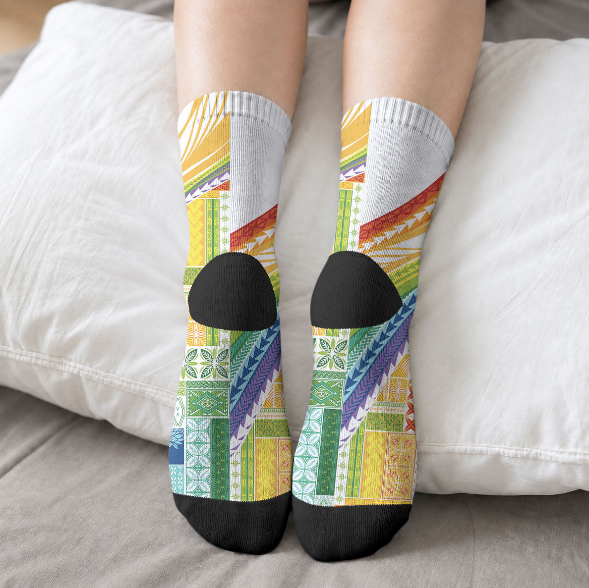 Pasifika Samoa Siapo Malu Tattoo Inspired Crew Socks Fa'afafine Rainbow Theme LT7 - Polynesian Pride