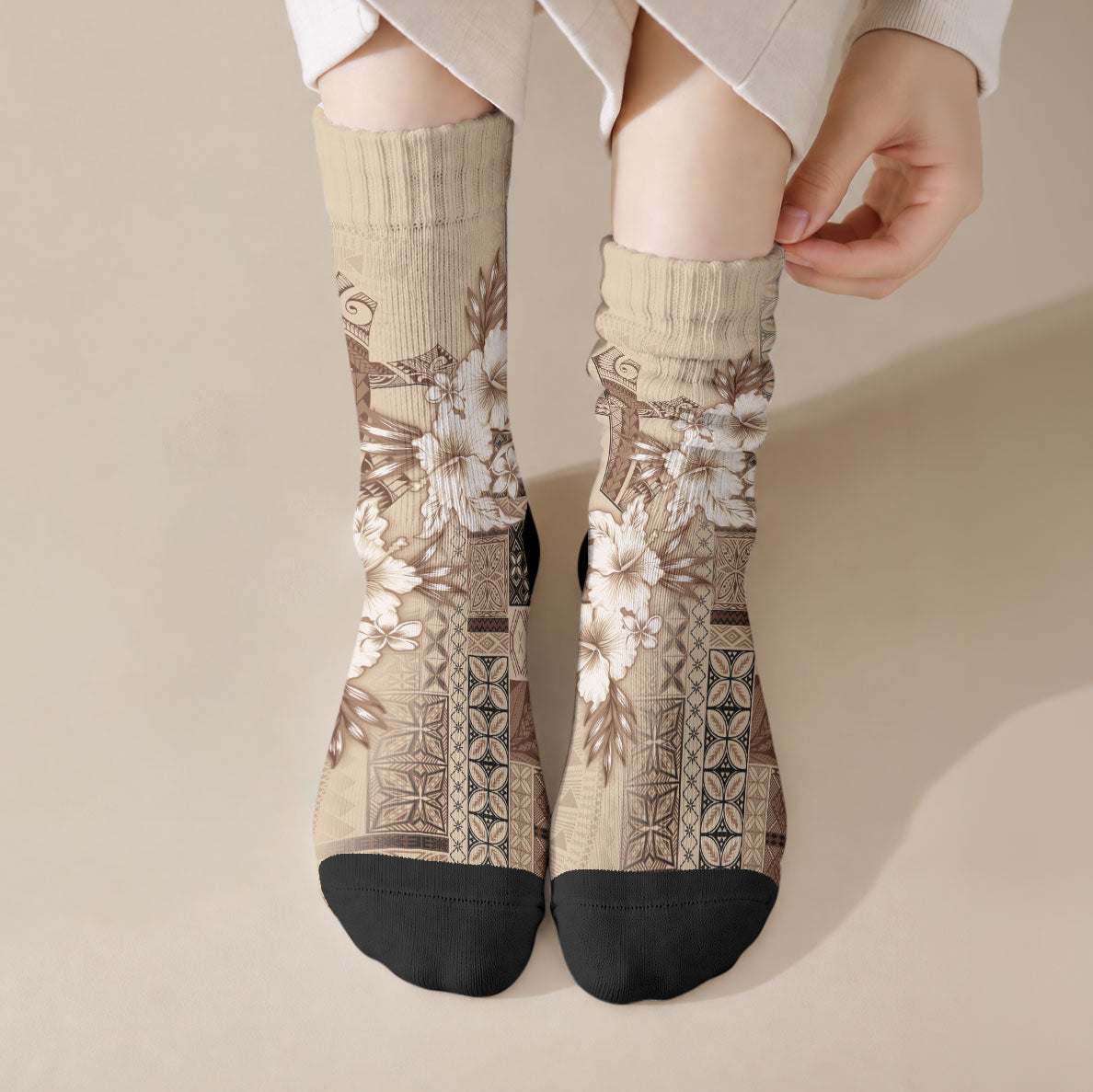 Samoa AIGA Mamanu Siapo Malu Motifs Crew Socks LT7 Crew Socks Beige - Polynesian Pride