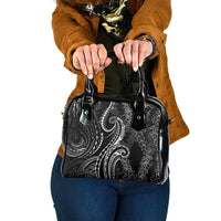 Polynesia Plumeria Lei Shoulder Handbag Black Curves Motif LT7 One Size Black - Polynesian Pride