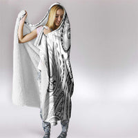 Polynesia Plumeria Lei Hooded Blanket White Curves Motif LT7 - Polynesian Pride
