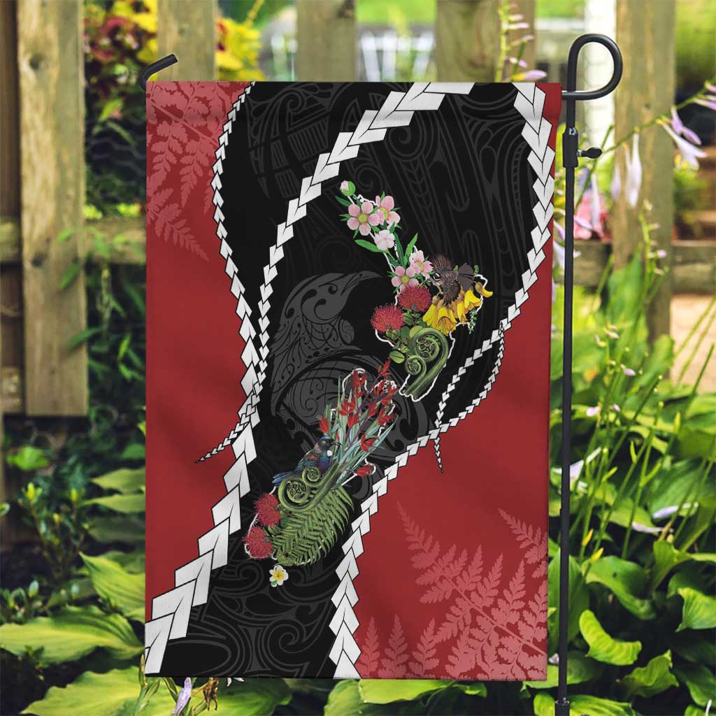 New Zealand Christmas Garden Flag Flora Map with Birds LT7 Garden Flag Black - Polynesian Pride